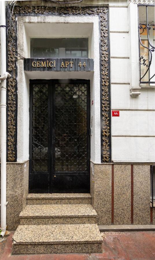Апартаменти In The Center Of Taksim And Galataport 2 Bedrooms And 1 Living In